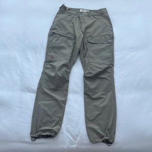 NEW! FJALLRAVEN ABISKO MIDSUMMER TROUSERS W REG KHAKI SIZE 42 32"-33" L
